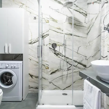 Aparthotel Ambrosia & *