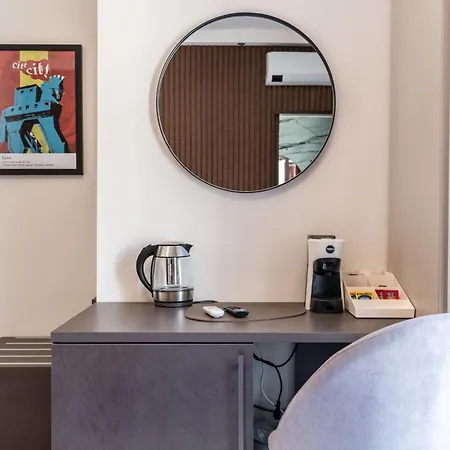 Aparthotel Ambrosia & *