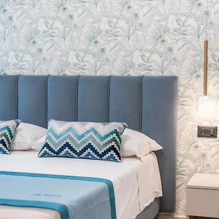 Aparthotel Ambrosia & *