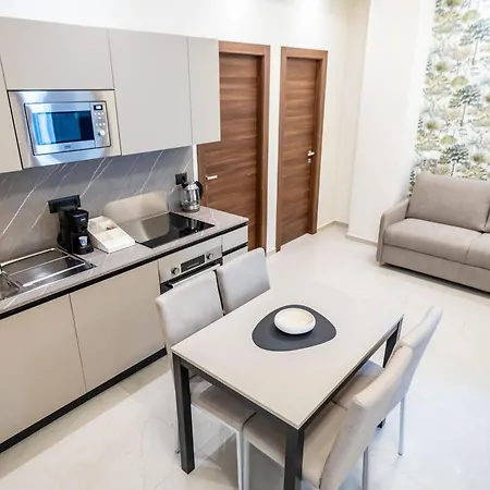 Ambrosia & Aparthotel 4*