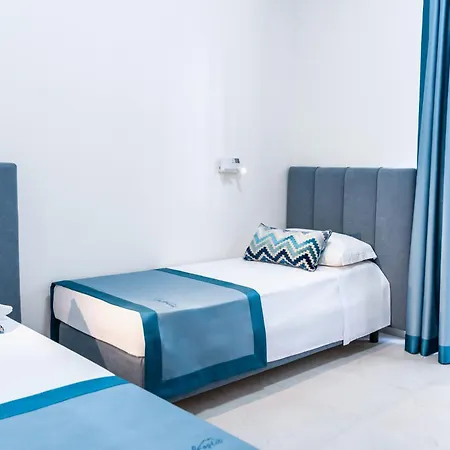 Aparthotel Ambrosia & 4*