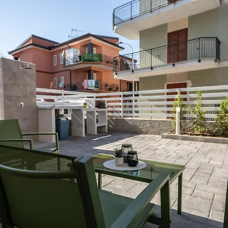 Aparthotel Ambrosia & 4*